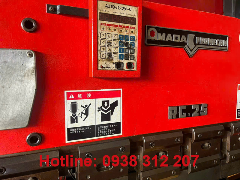 Máy chấn tôn Amada RG-50 ton